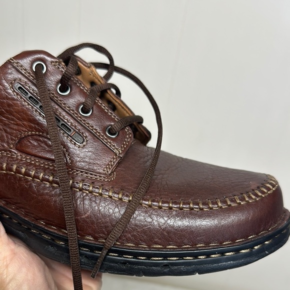 Clarks Brown Leather Oxford Shoes with Moccasin Stitching - Picture 4 of 13